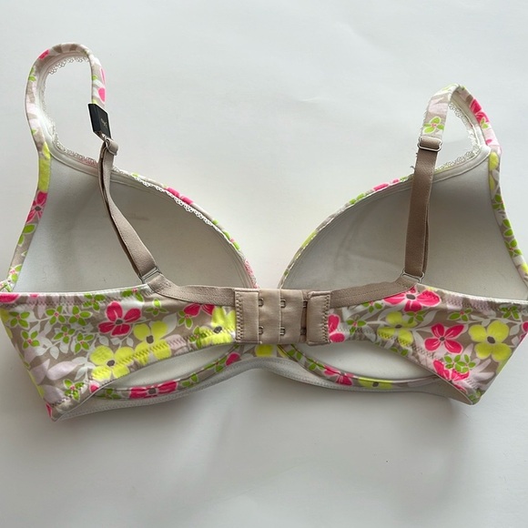 Victoria's Secret Women’s No Wire Floral Bra 34D - Picture 3 of 5